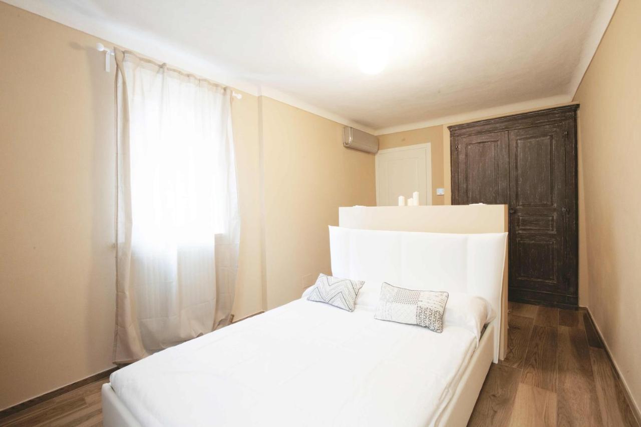 Dimora Della Rocca Bed and Breakfast Costigliole d'Asti Eksteriør billede