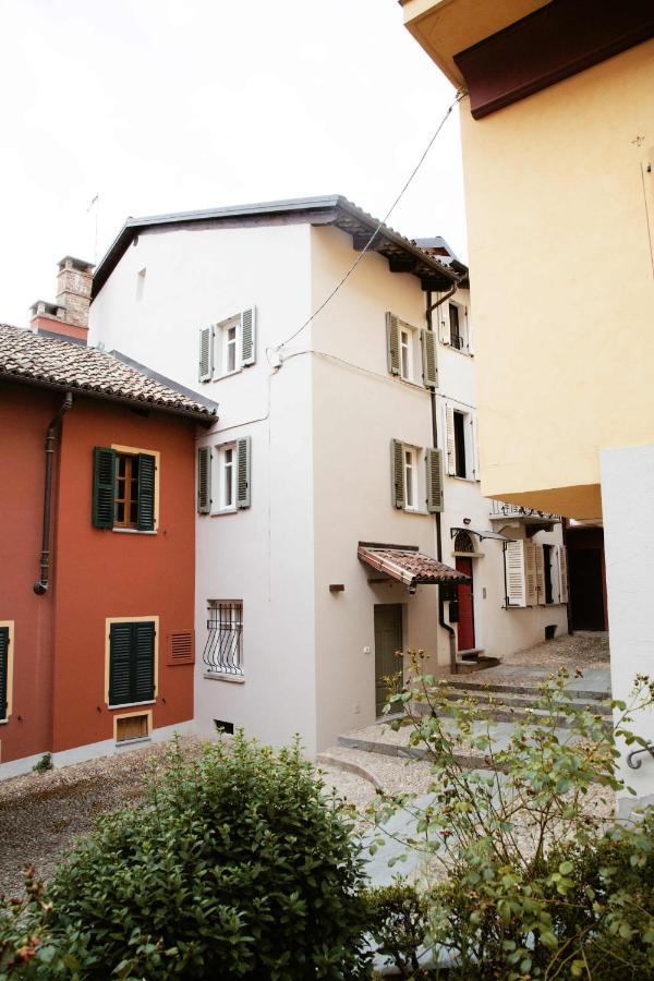 Dimora Della Rocca Bed and Breakfast Costigliole d'Asti Eksteriør billede